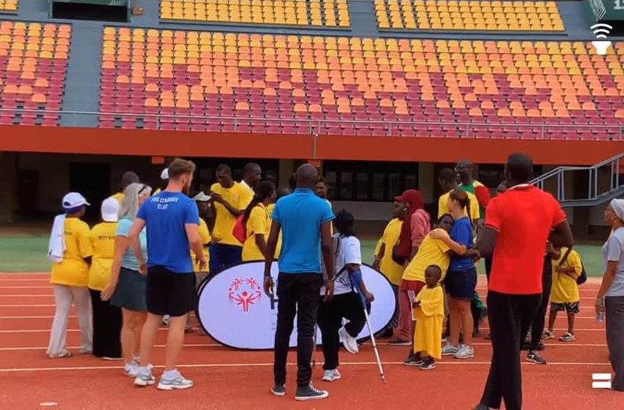 Participants à la première Activité Sportive Inclusive au Stade Léopold Sédar Senghor